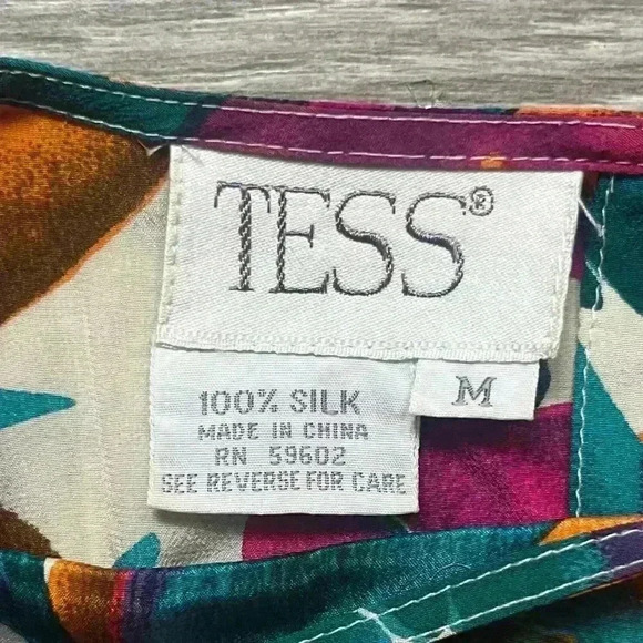 Vintage Tess 100% Silk Floral Short Sleeve Pink Orange Green Blouse Size M - Picture 3 of 6